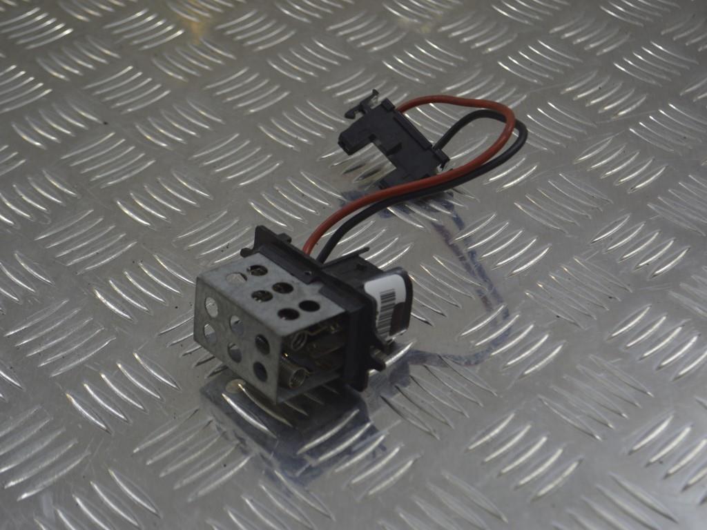 Сопротивление печки Renault 19 (1992-2000) 020619M