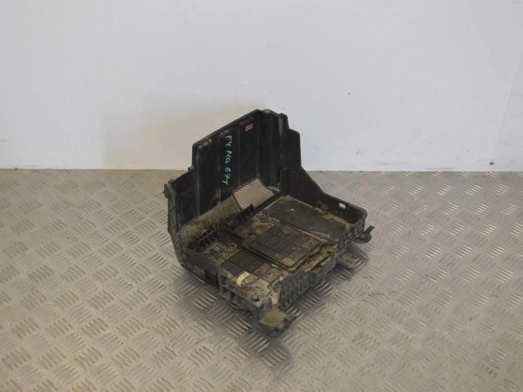 Полка аккумулятора Renault Trafic 2 (2001-2006) 8200467409