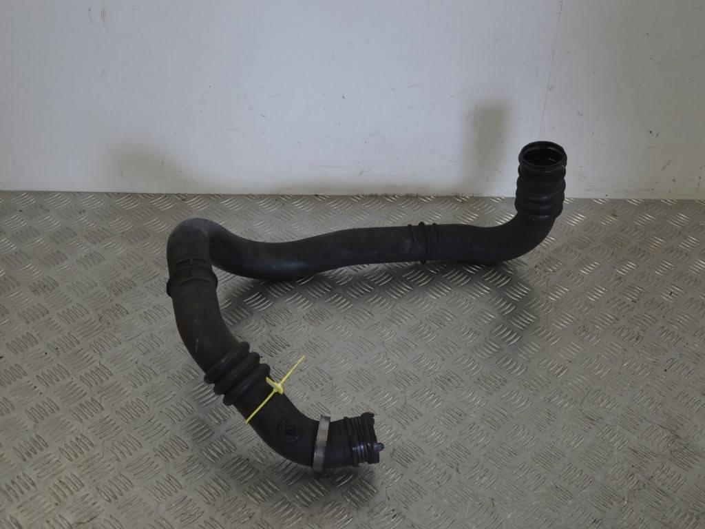 Патрубок интеркулера Renault Master 2 (1998-2010) 8200582483