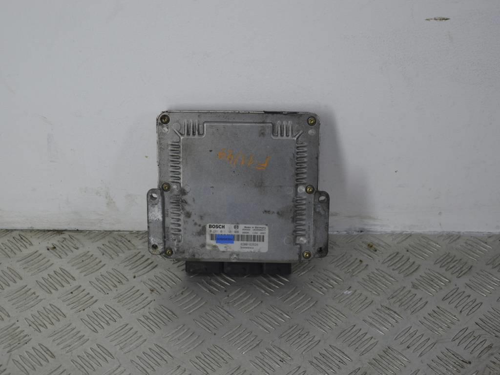 Блок управления двигателем Renault Laguna 2 (2001-2007) 8200163528, 8200095416, 0281011101