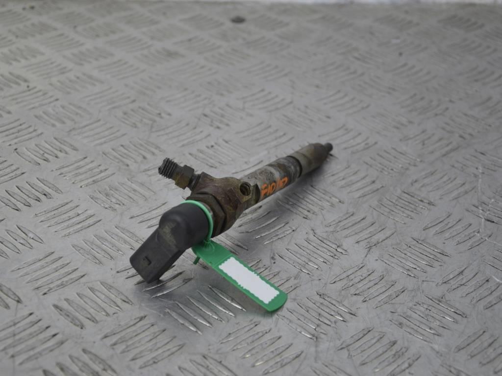 Форсунка Renault Laguna 3 (2007-2015) 8200294788, 8200842205