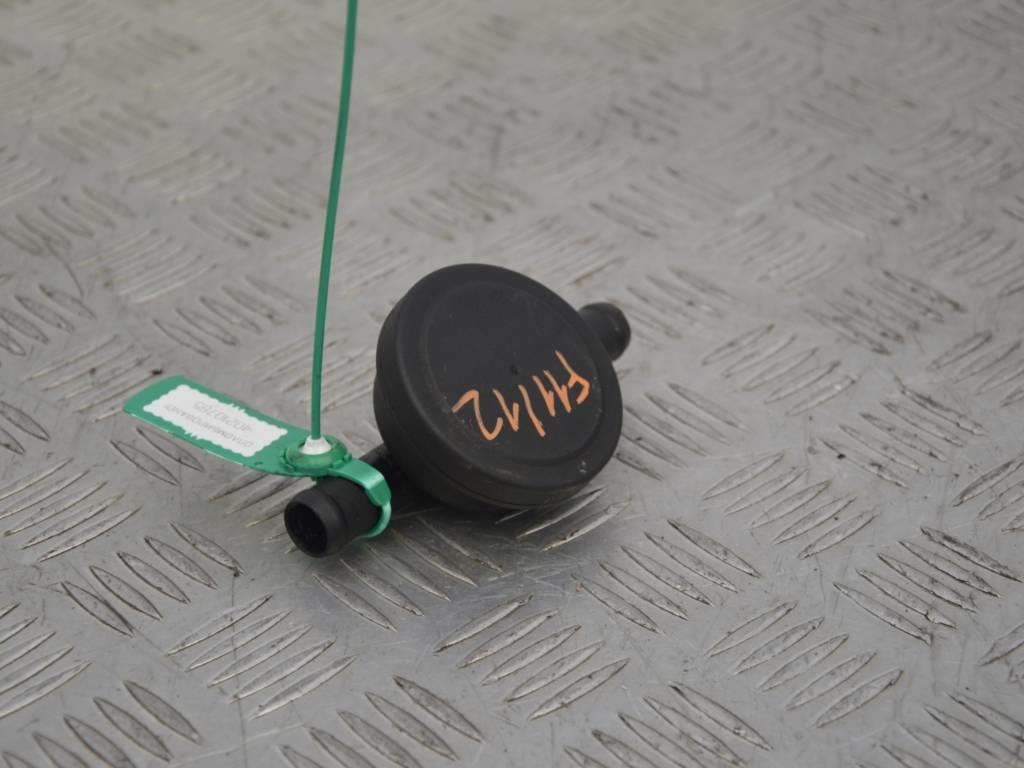 Маслоотделитель (сапун) Renault Scenic 2 (2003-2009) 8200045745