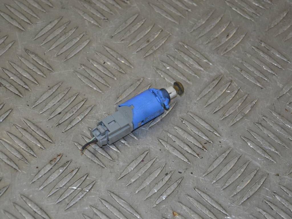 Датчик положения педали сцепления Renault Scenic 2 (2003-2009) 8200168239