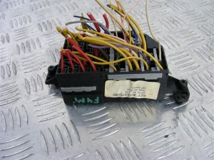 Блок предохранителей Renault Logan 1 (2004-2014) 8200570590